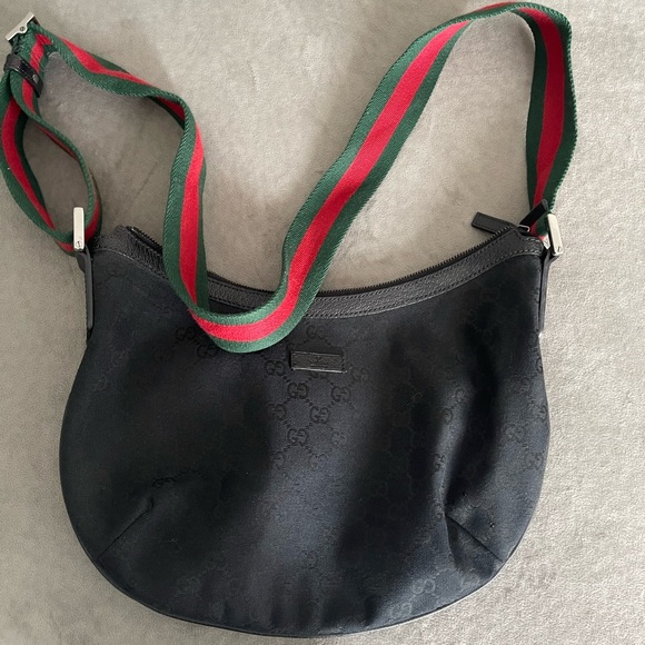 Gucci Black and Green Hobo Shoulder Bag with Signature Strap - Picture 1 of 3